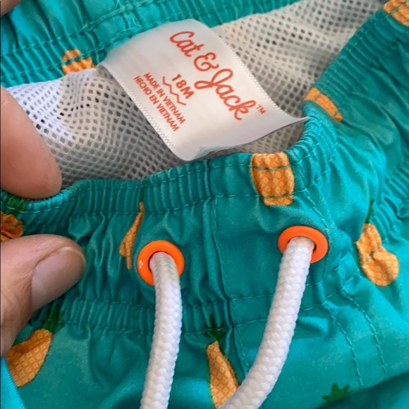 *Bundle Little boys swim trunks / athletic shorts - Picture 2 of 9